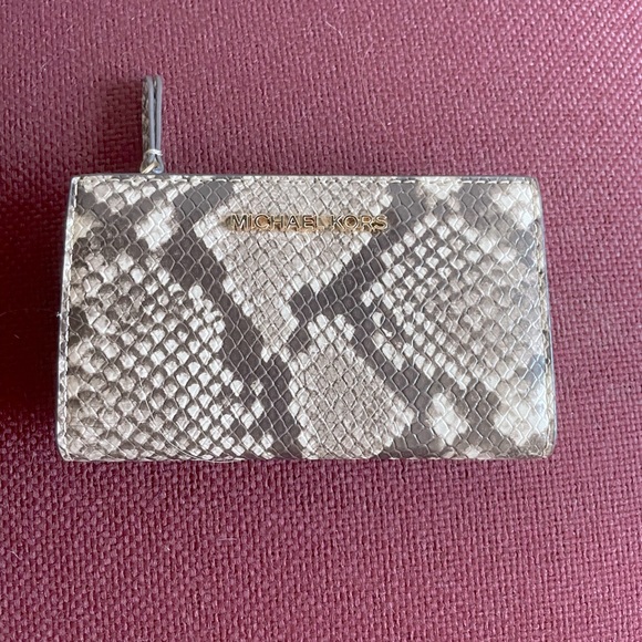 Michael Kors Snake Skin Wallet - Picture 1 of 5